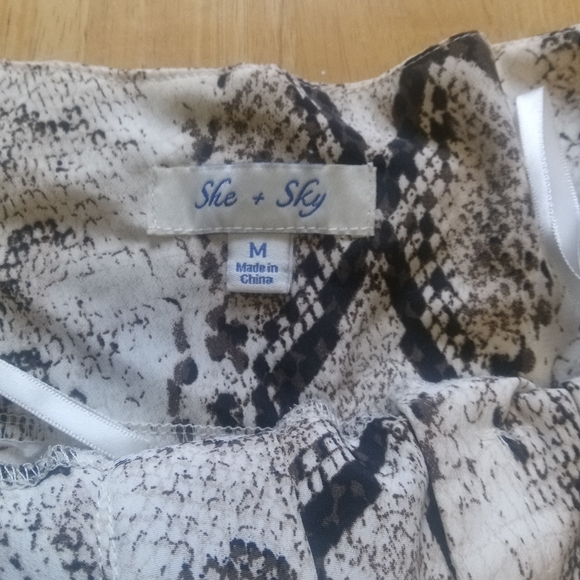 She + sky dress shorts size medium - Picture 3 of 3